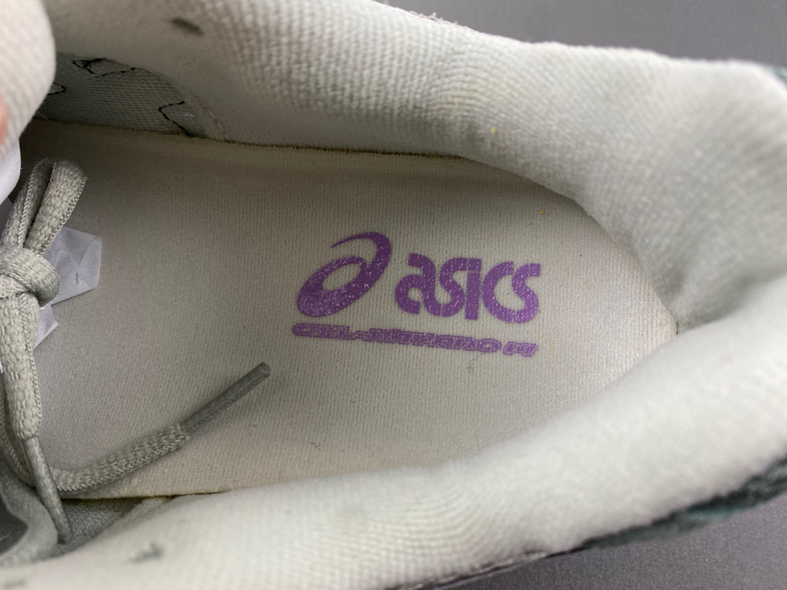 As*ic*s gel-kayano 14  1201a019-024