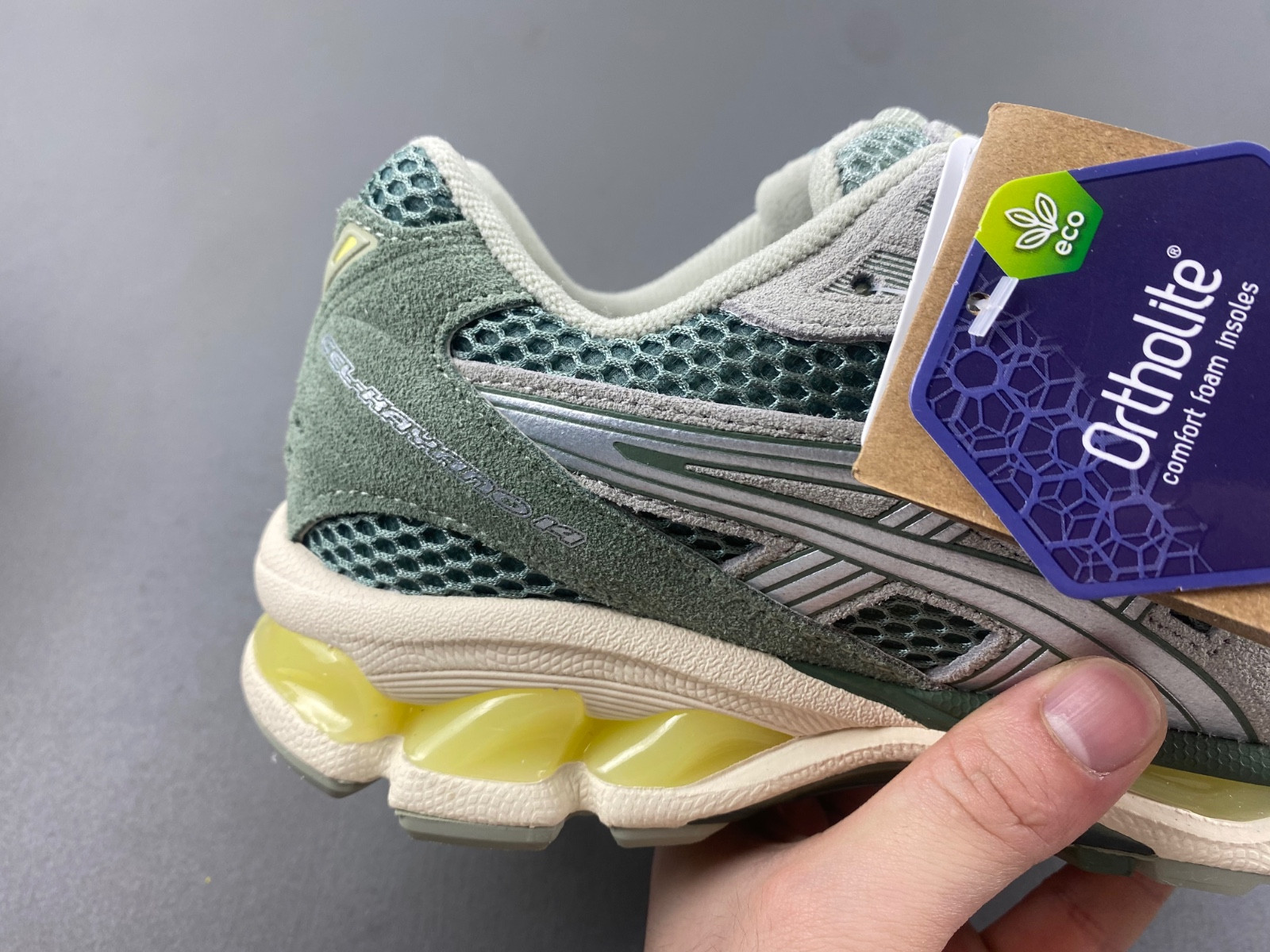 As*ic*s gel-kayano 14  1201a019-026