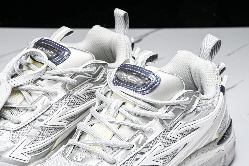 OFF-WHITE BE RIGHT BACK