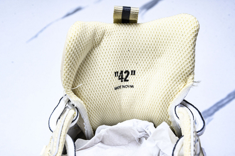 OFF-WHITE BE RIGHT BACK