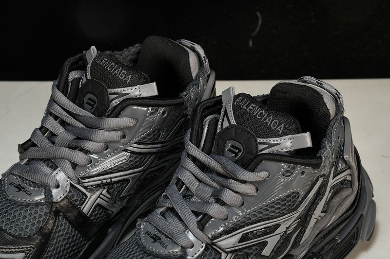 Balenciaga Runner W3RBR1515