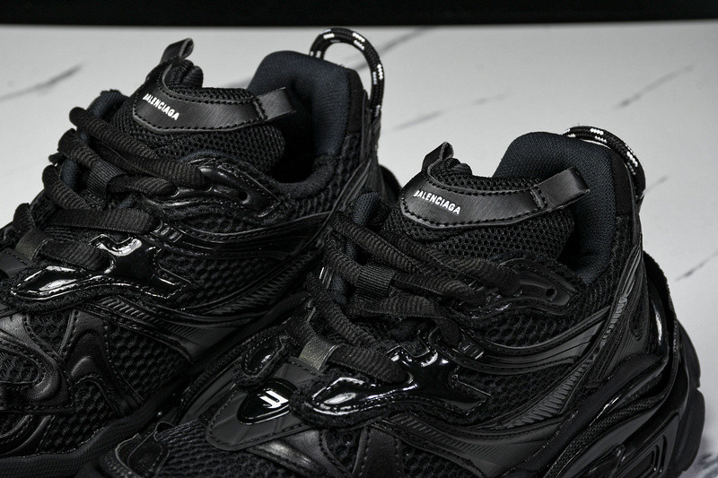Balenciaga Runner W3RXP-1090