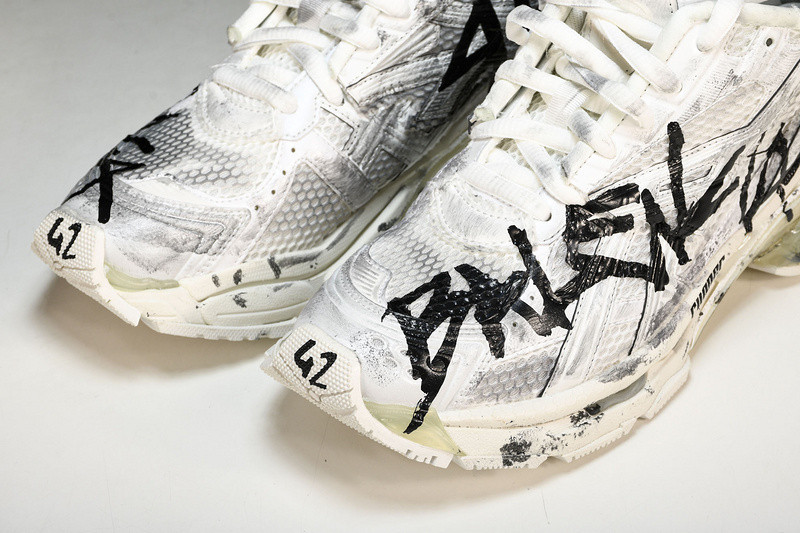 Balenciaga Runner 677402 W3RBQ 9010