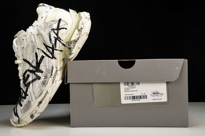 Balenciaga Runner 677402 W3RBQ 9010