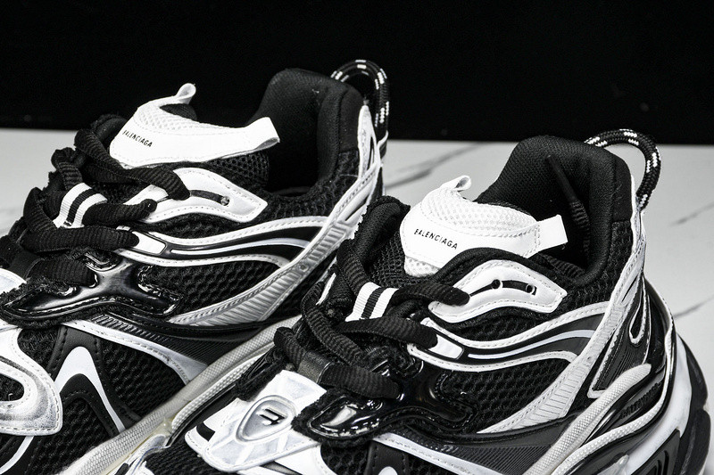 Balenciaga Runner W3RXP-0213