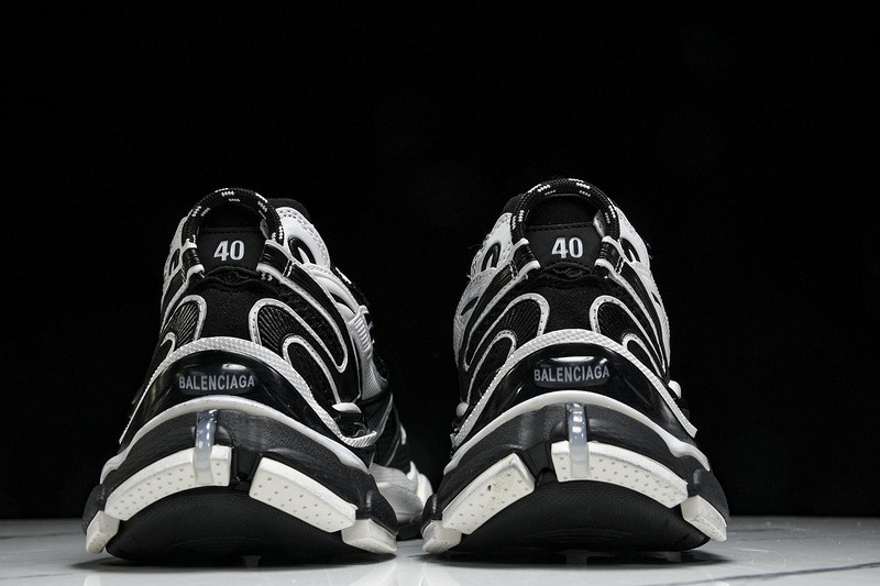Balenciaga Runner W3RXP-0213