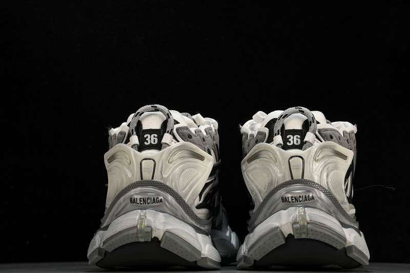 Balenciaga Runner W3RB5-9012