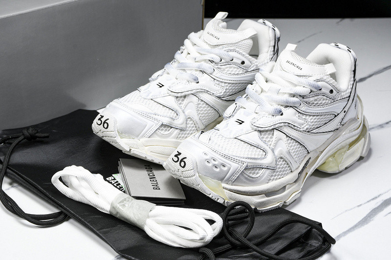 Balenciaga Runner W3RXP-9010