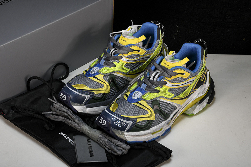 Balenciaga Runner W3RXP-0653