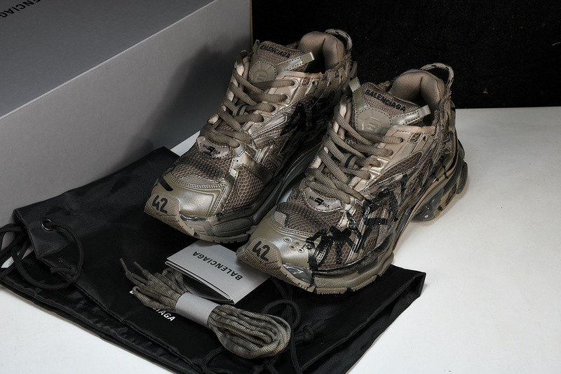 Balenciaga Runner W3RBQ-2010