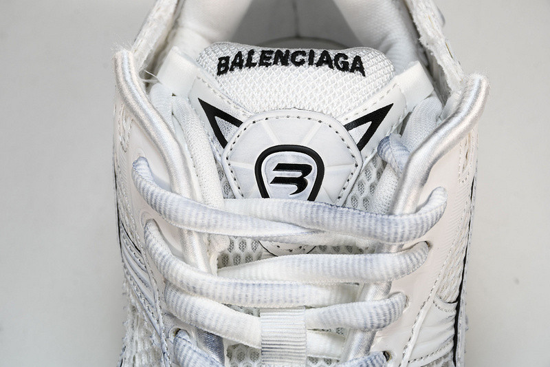 Balenciaga Runner W3RBW-0102