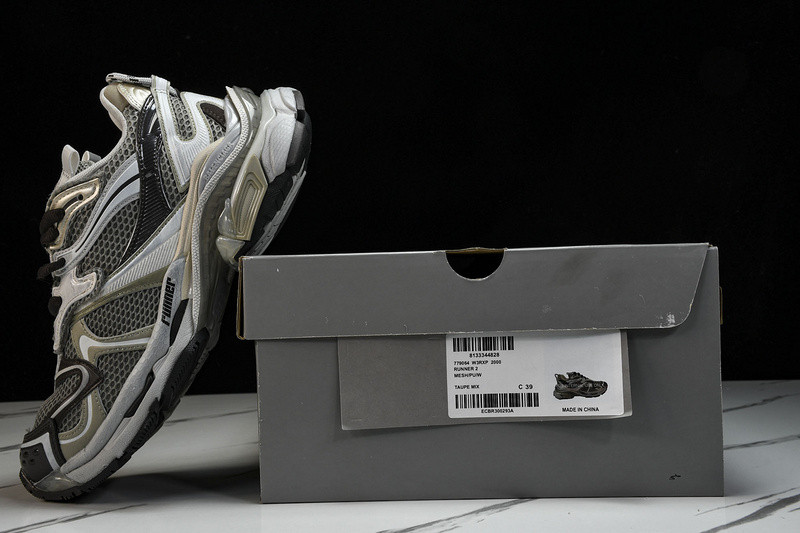 Balenciaga Runner W3RXP-2000