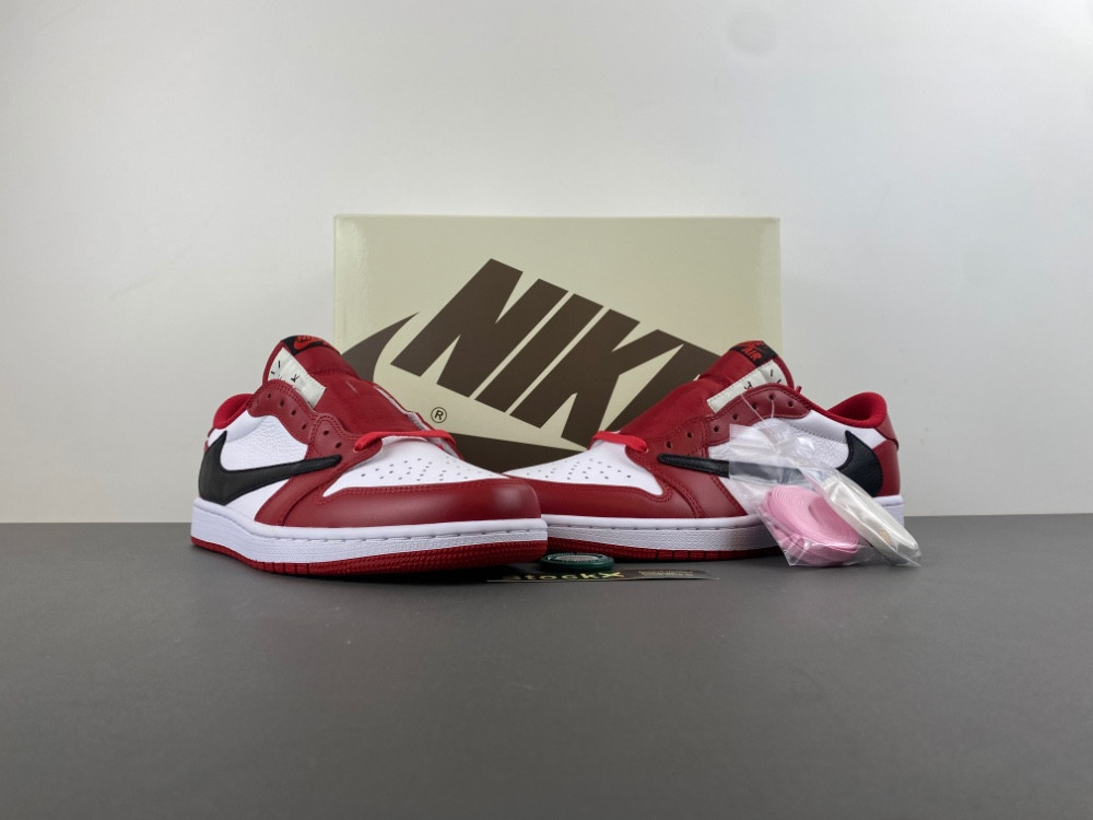 Travis Scott x Air Jordan 1 Low DM7866-101