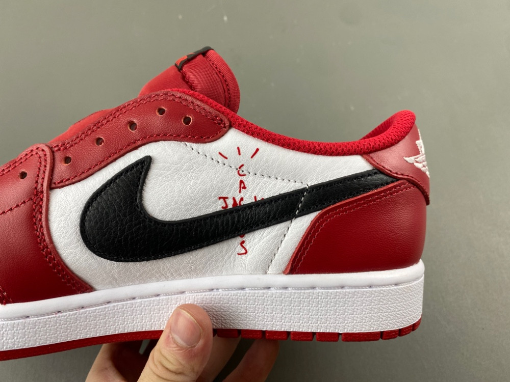 Travis Scott x Air Jordan 1 Low DM7866-101