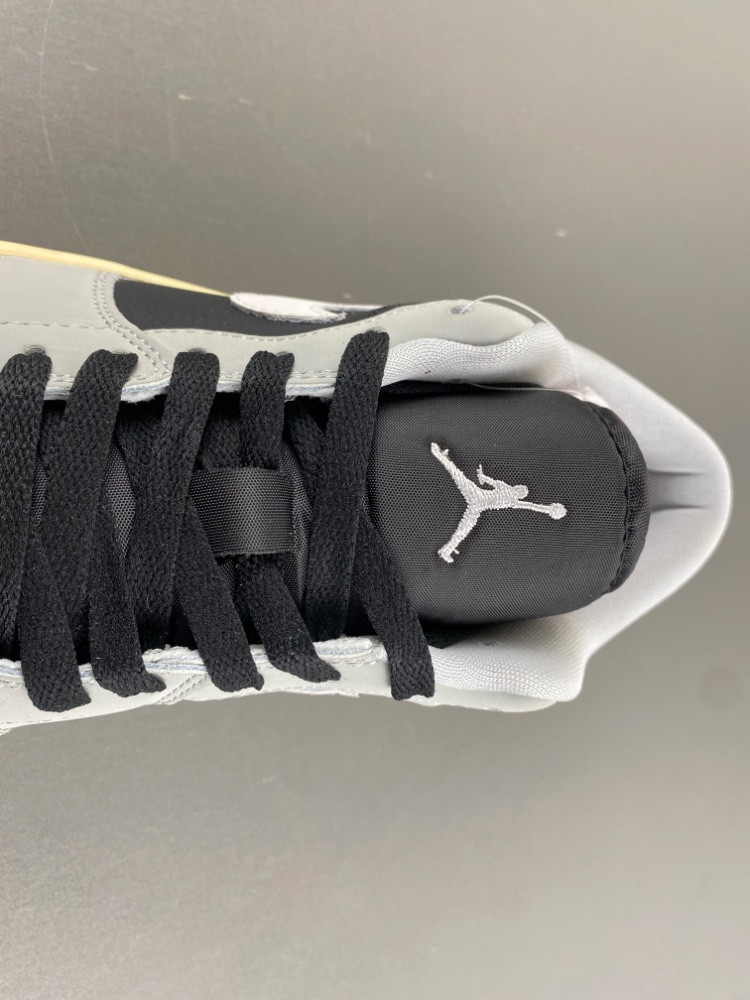 Air Jordan 1 Low HQ2010-012