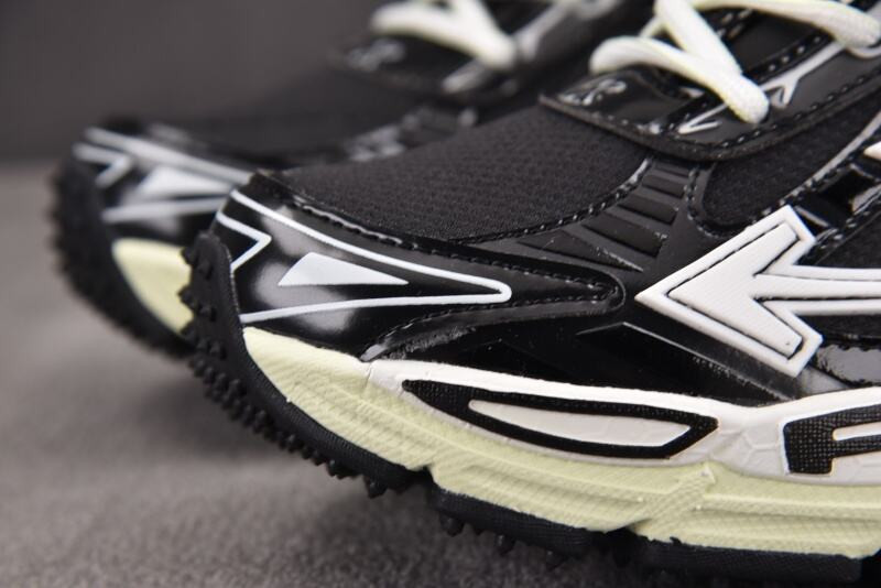 OFF-WHITE BE RIGHT BACK