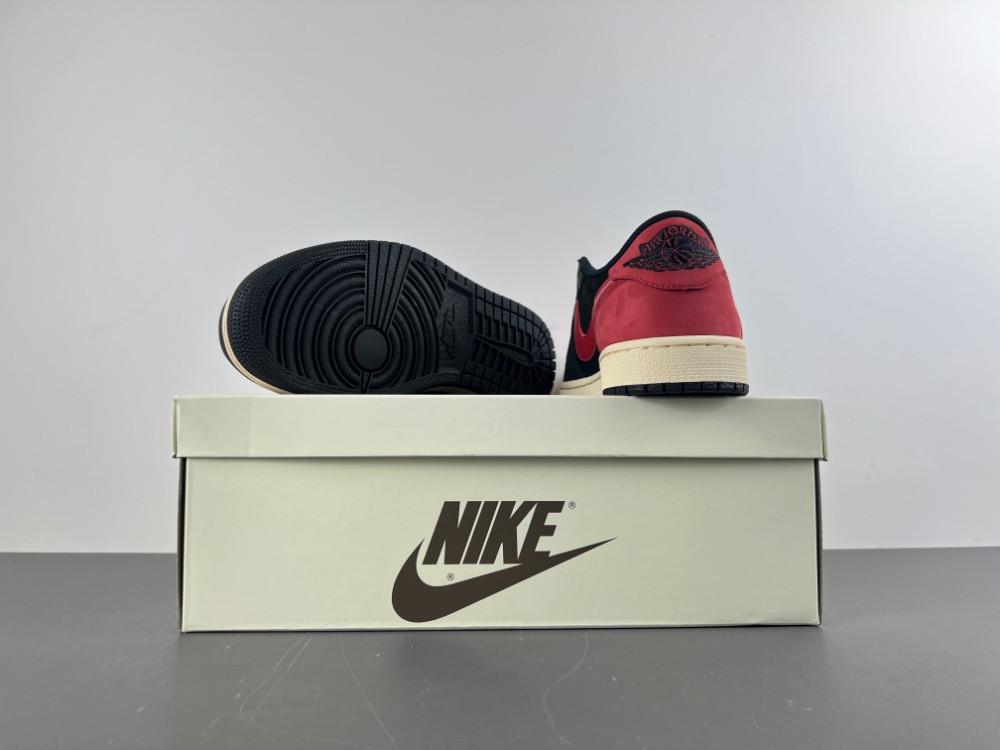 Travis Scott x Air Jordan 1 Low DM7866-061