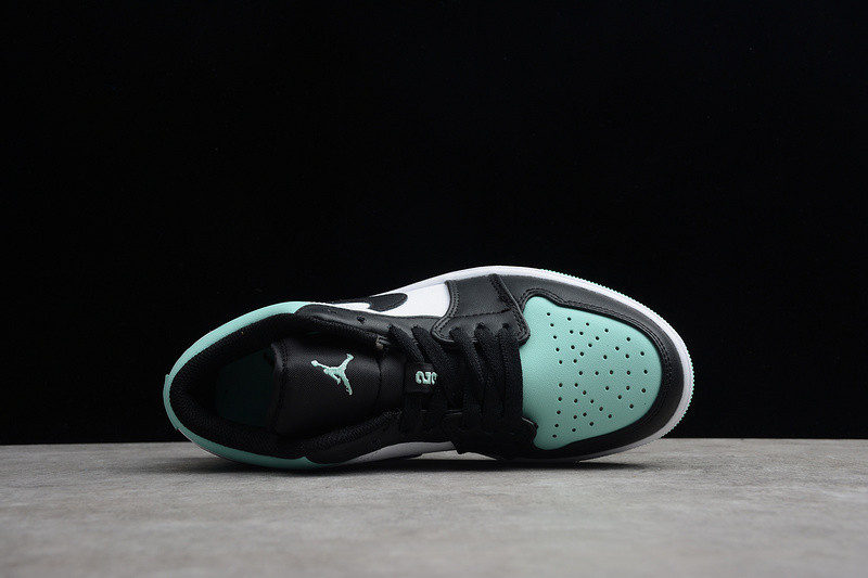 Air Jordan 1 Retro Low