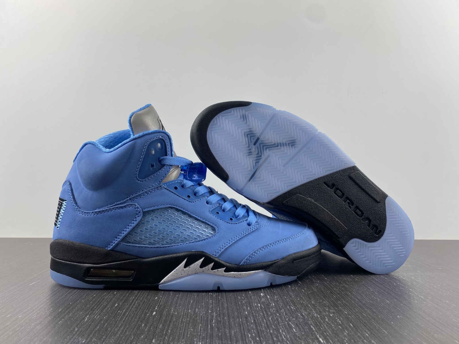Air Jordan 5 “UNC” DV1310-401