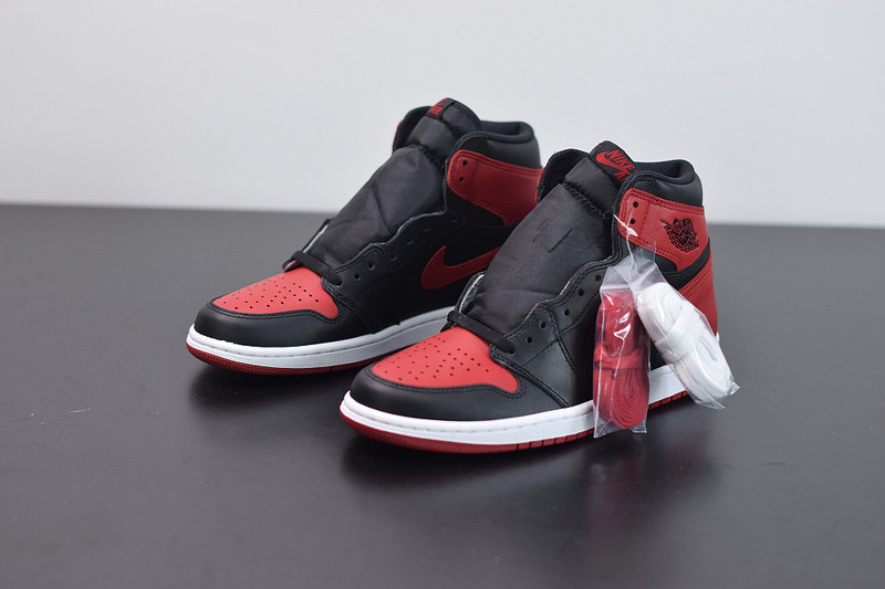 Air Jordan 1 Retro High OG Bred 555088-001