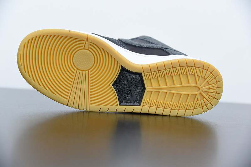 Nike SB Dunk Low Dark Grey Black Gum AR0778-001