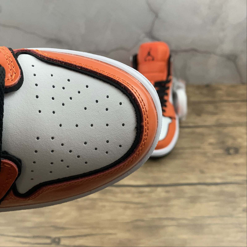 Air Jordan 1 Mid “Turf Orange” DD6834-802