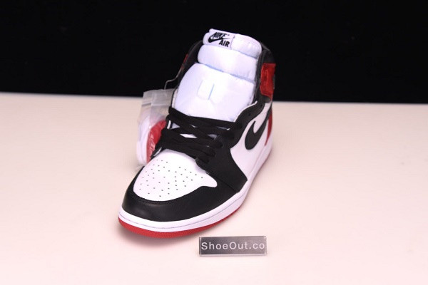 Air Jordan 1 Retro High “Satin Black Toe” CD0461-016