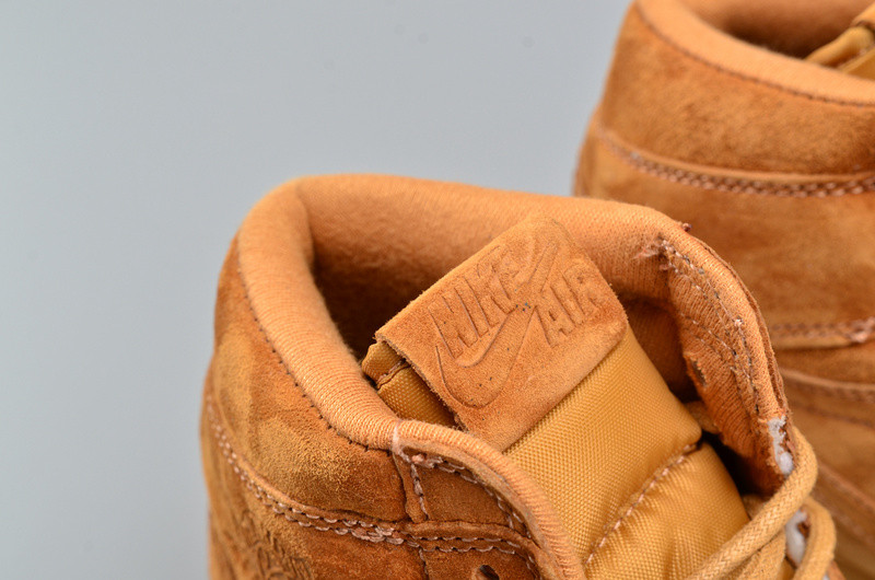 Air Jordan 1 Retro High OG “Wheat”  Golden Harvest/Elemental Gold mens 555088-710