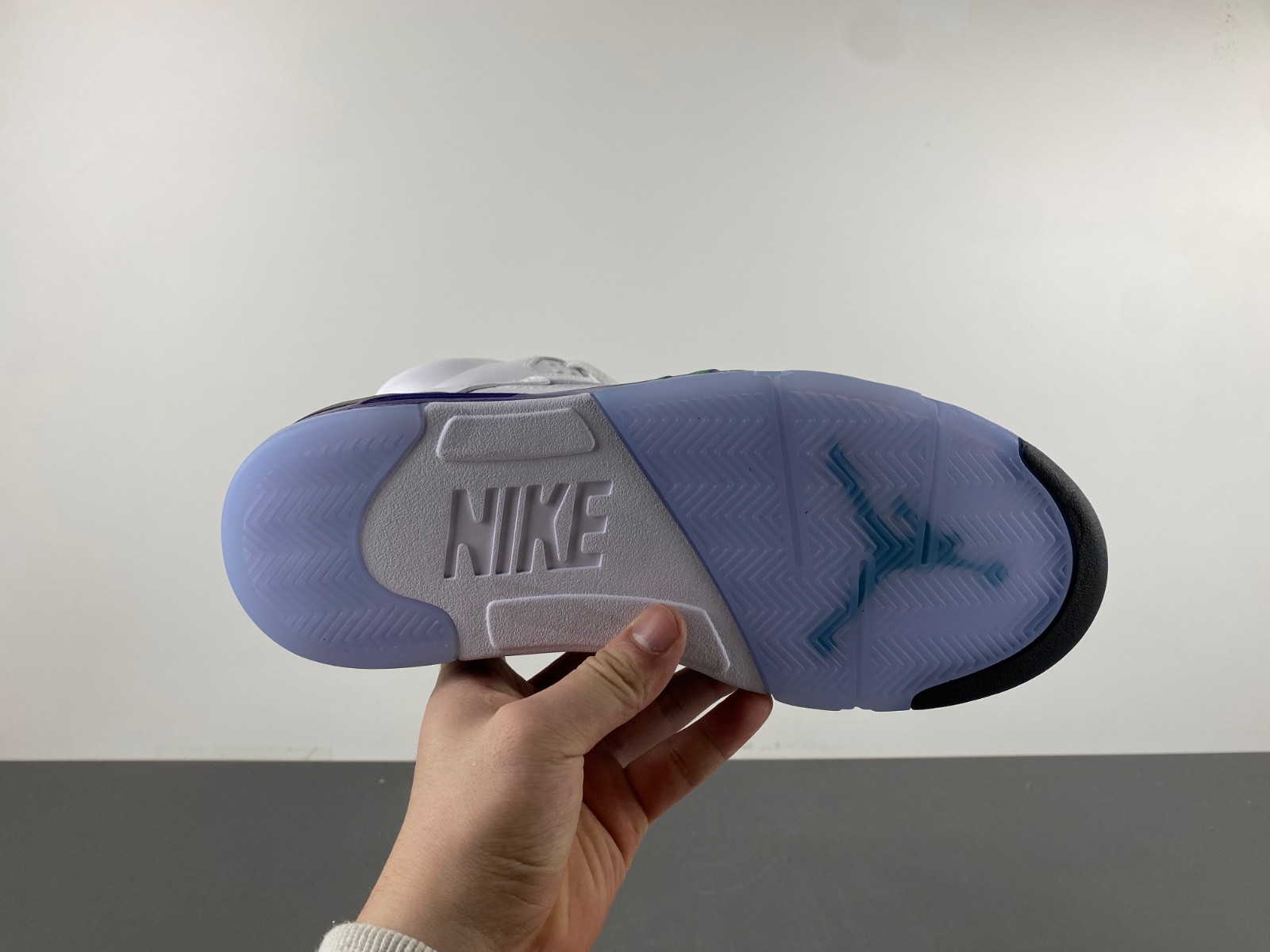 Air Jordan 5 OG “Grape” HQ7978-100