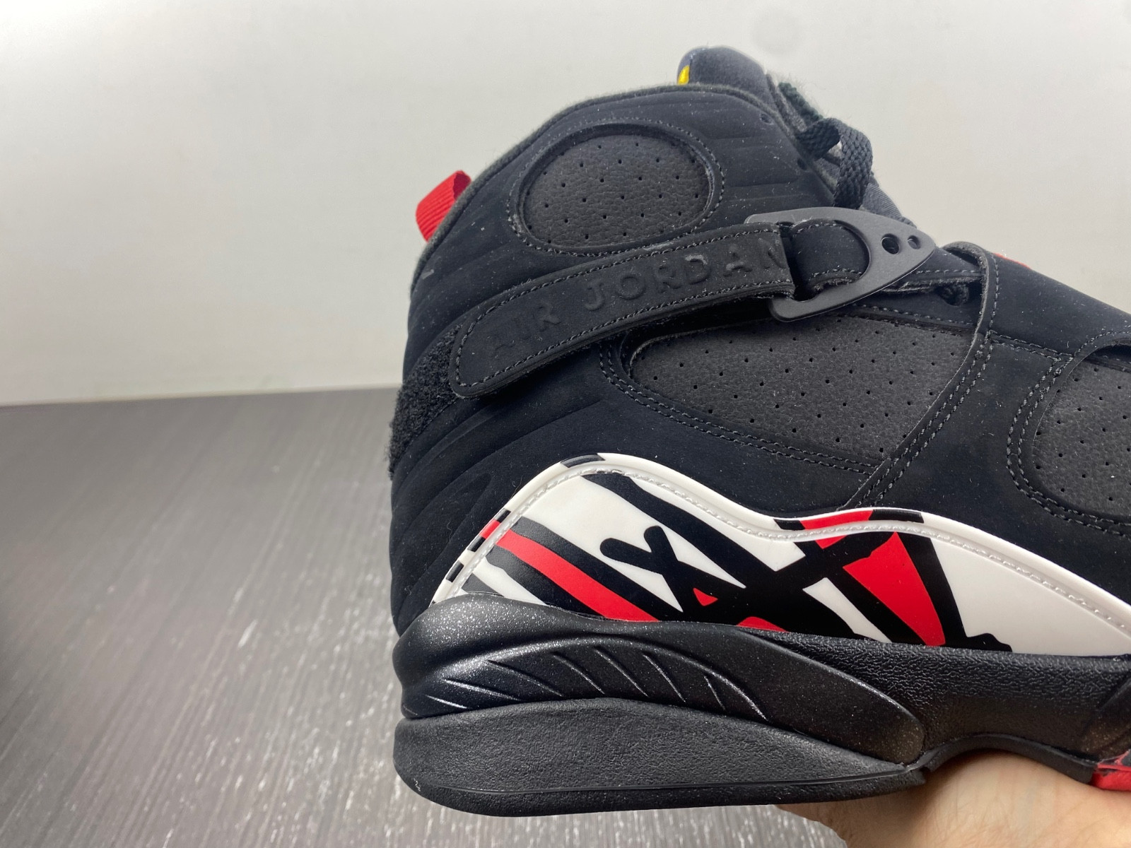 Air Jordan 8 “Playoffs” 305381-062