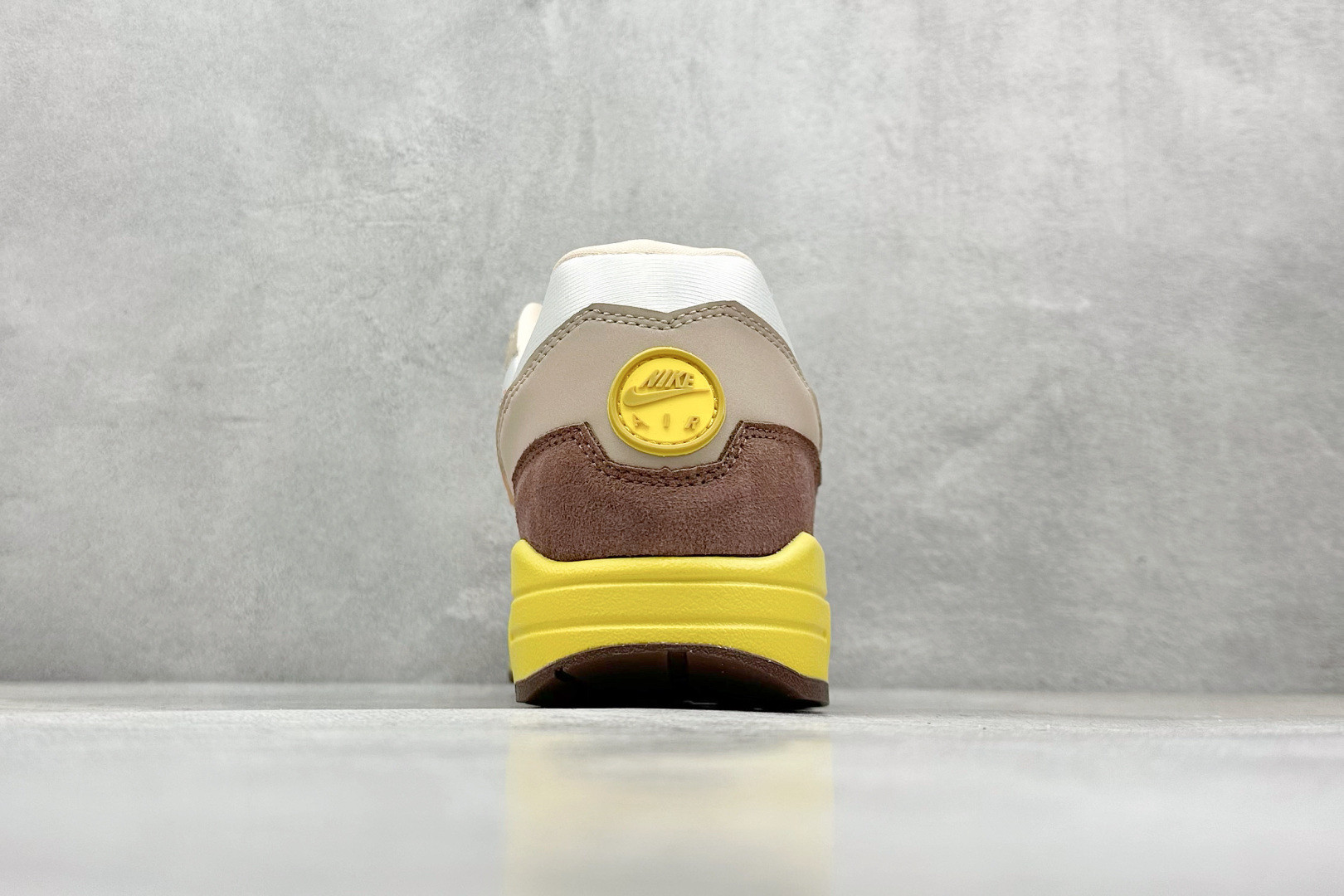 air max 1 x swoosh "big head origins" HV5776-200