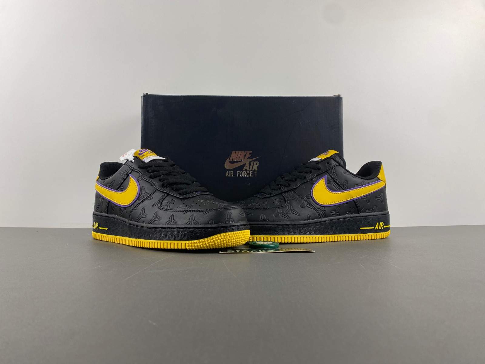 Kobe Bryant x Nike Air Force 1 Low HV5122-001
