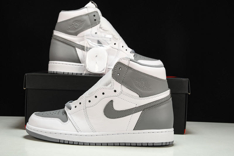 Air Jordan 1 High OG “Stealth” 555088-037