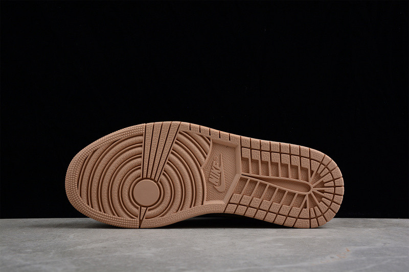 Air Jordan 1 High OG “Heirloom” 555088-202