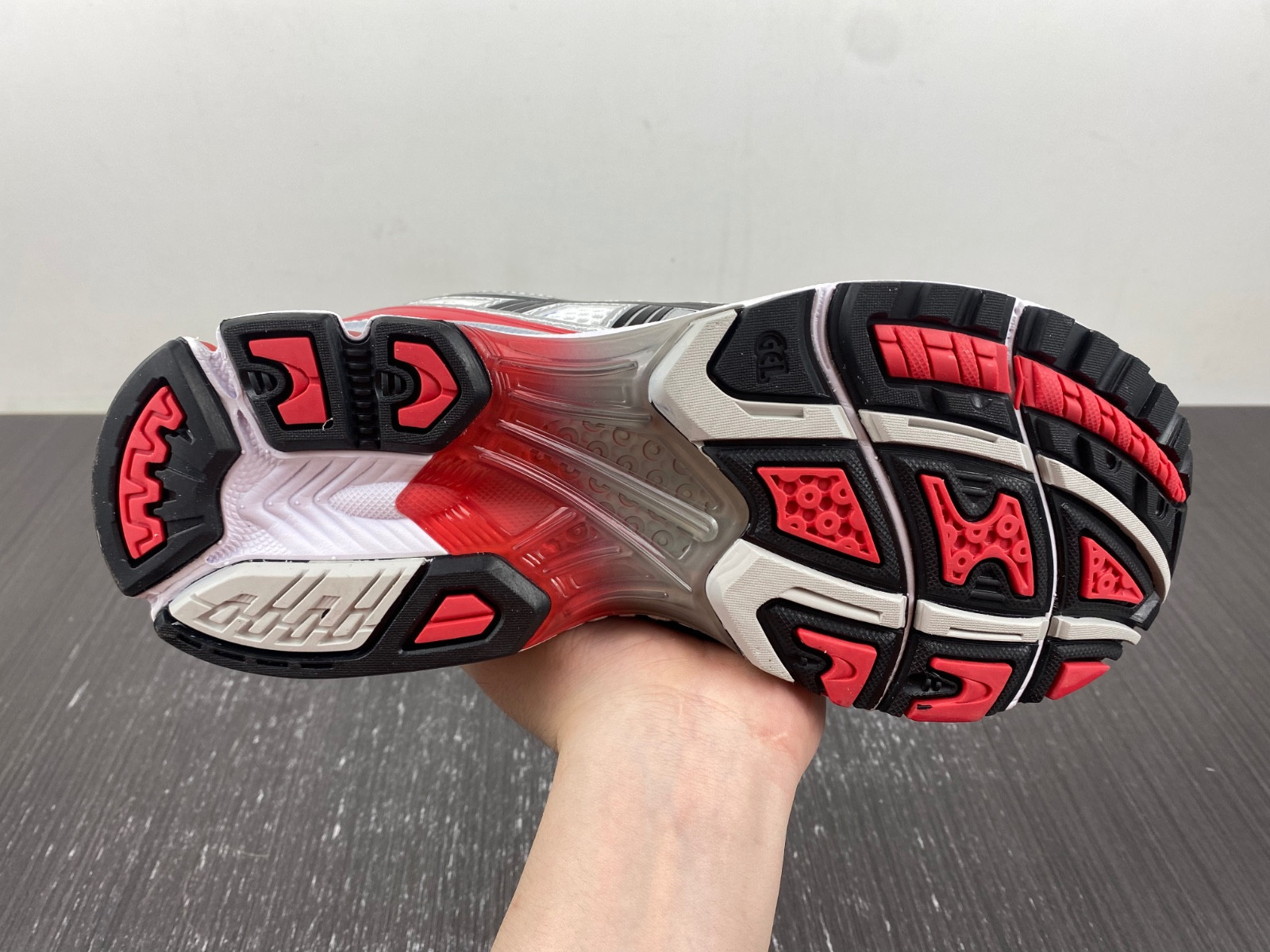 As*ic*s gel-kayano 14  1201a019-103