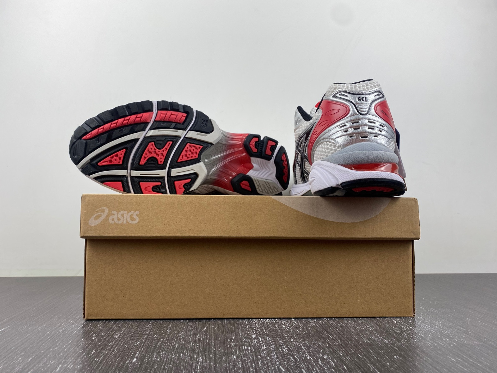 As*ic*s gel-kayano 14  1201a019-103