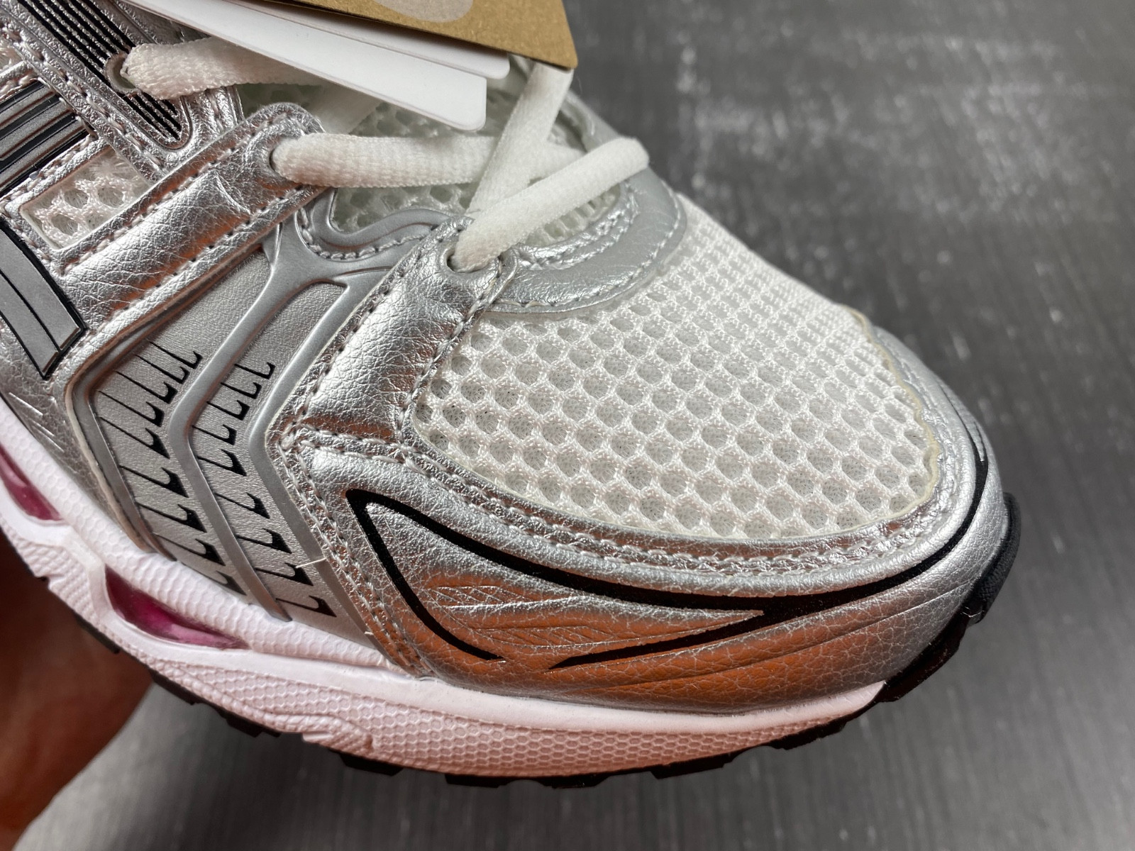 As*ic*s gel-kayano 14  1201a019-104