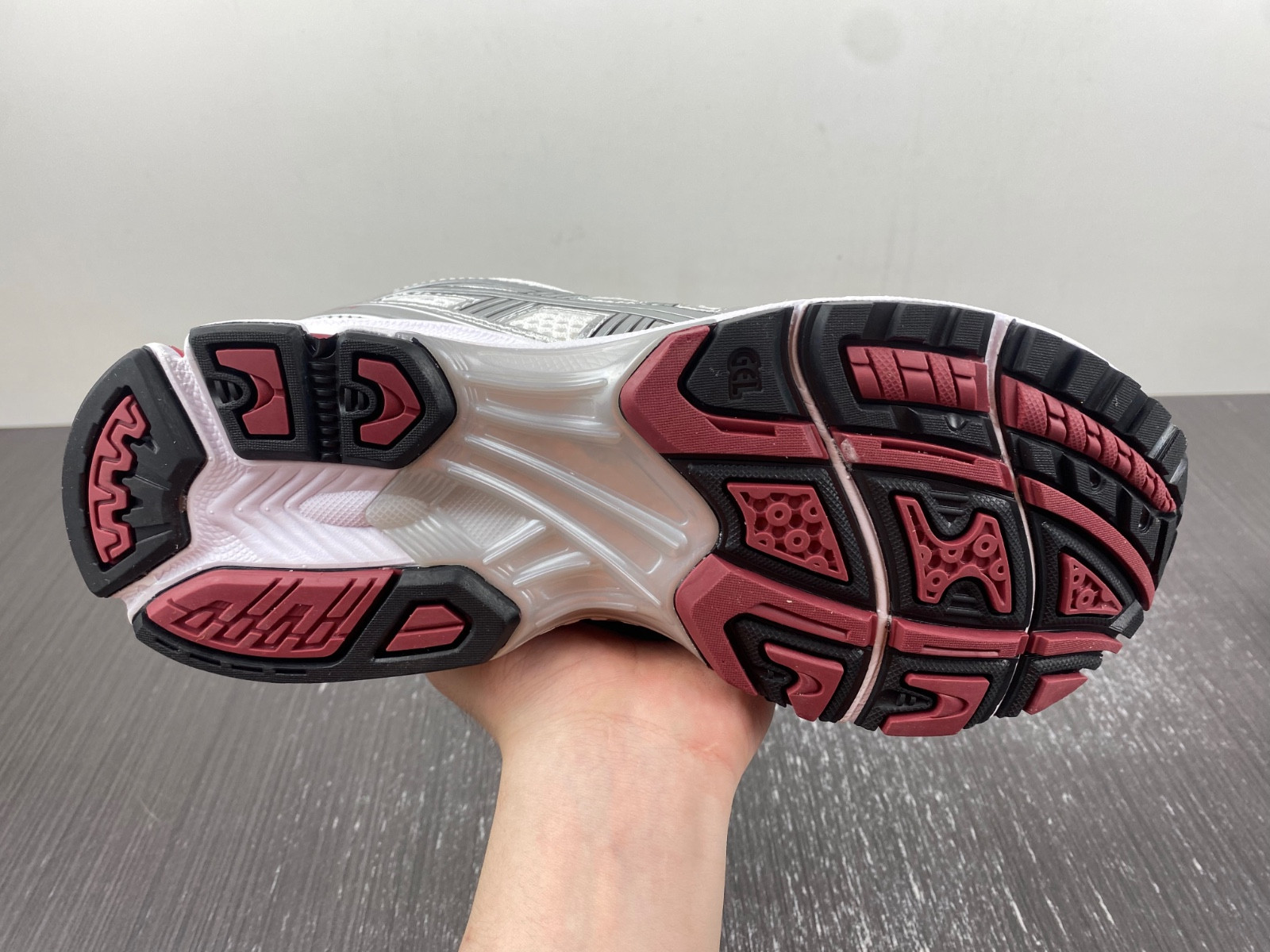 As*ic*s gel-kayano 14  1201a019-104