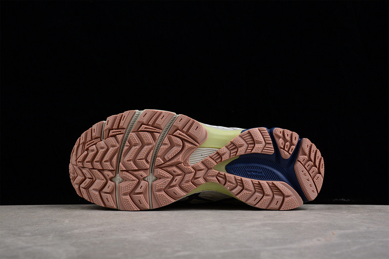 As*ic*s 1011a614-109