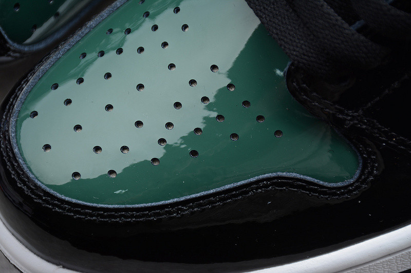 SoleFly x Air Jordan 1 Retro High OG Black/Team Orange-Fir AV3905-038