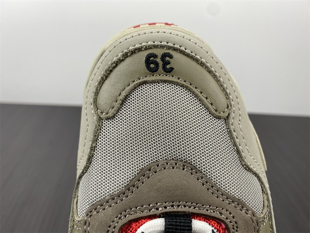 BLCG Triple S 524039-w06f1-9000