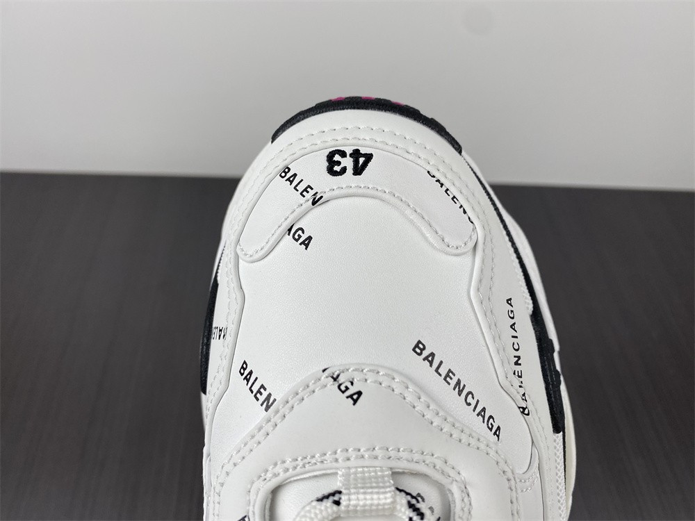 BLCG Triple S 524039-W2FA4-9155