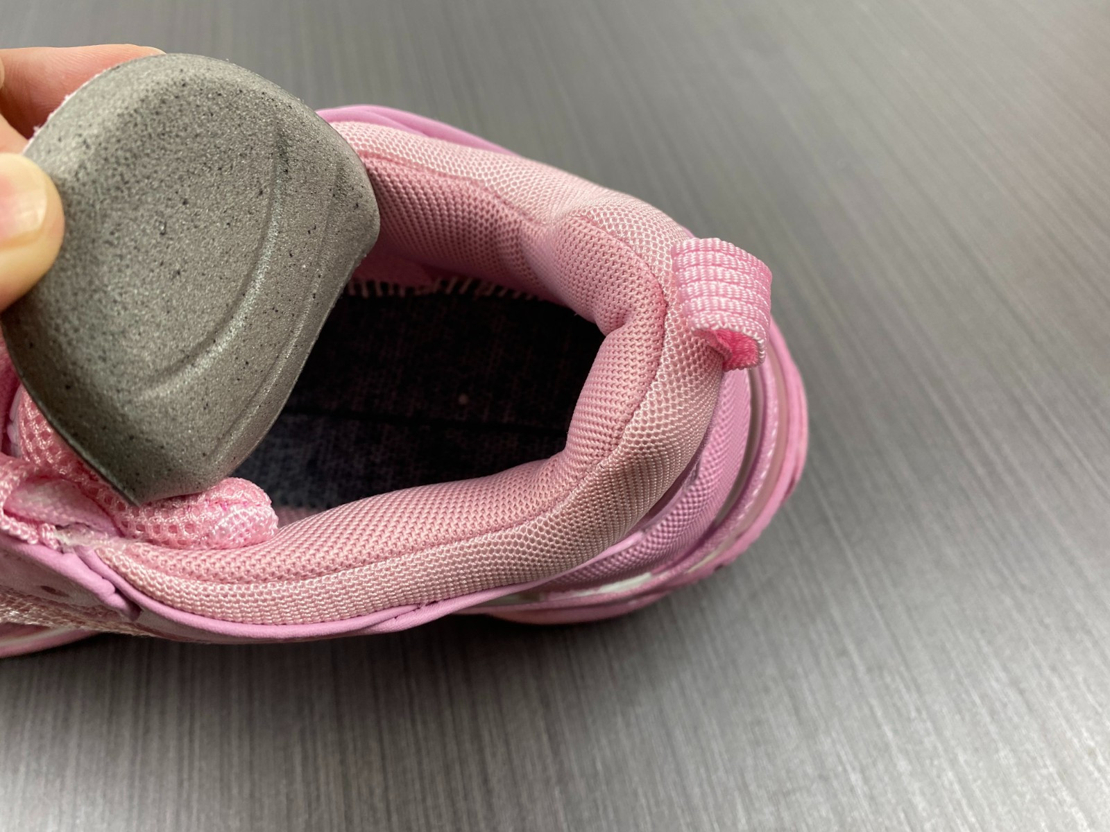 BLCG Triple S 524039-W3CN3-5000