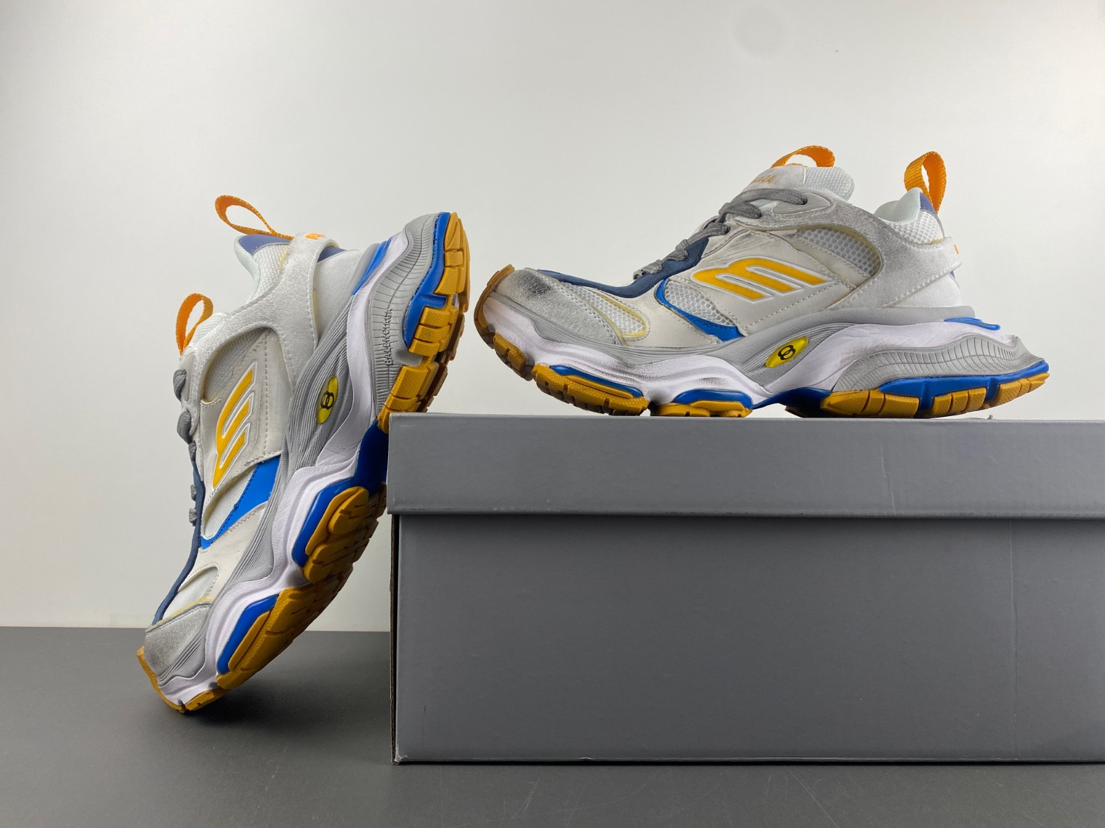 Ba*len*cia*ga  785756 w2mv1 1073