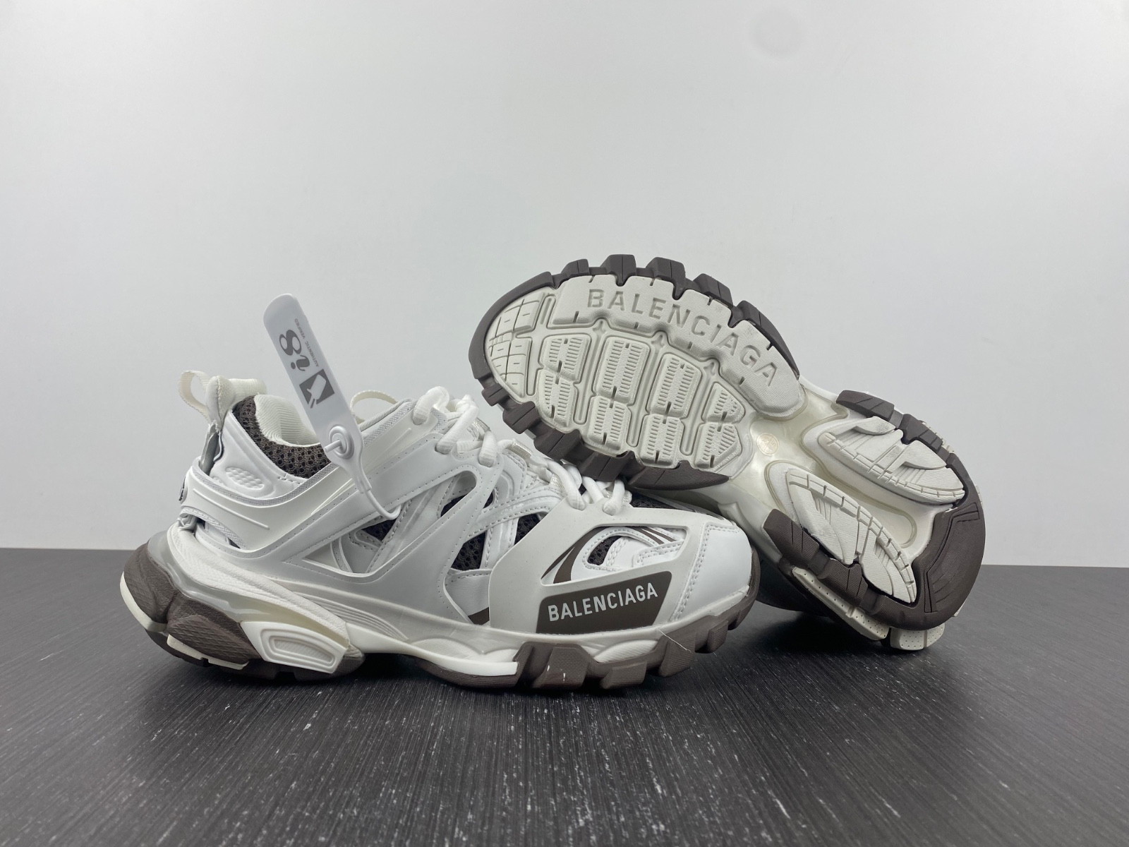 Ba*len*cia*ga track  542436 w3ac1 1897