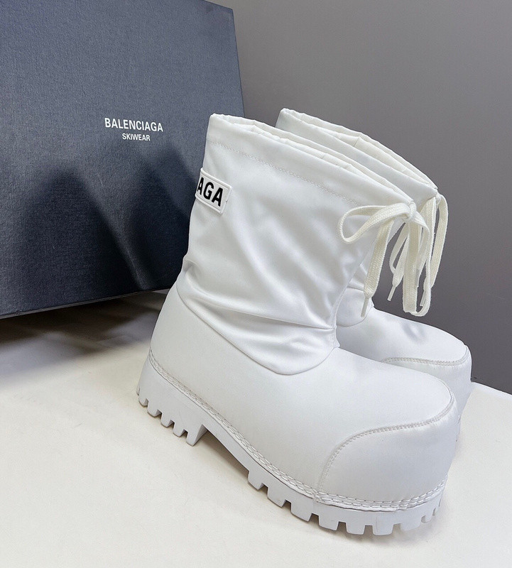 Ba*len*cia*ga boots