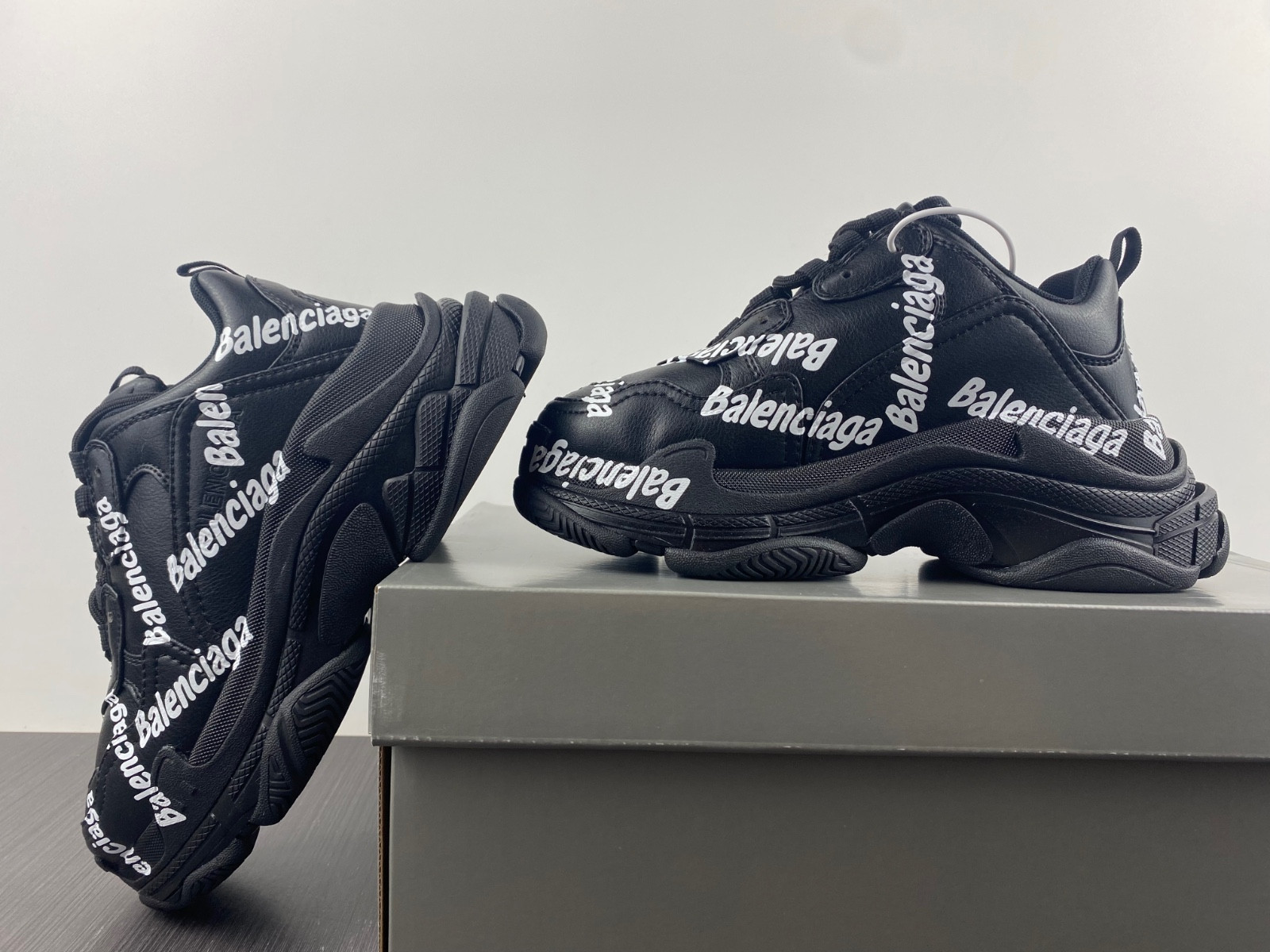 Ba*len*cia*ga triple s 524039 w2fn3 9025