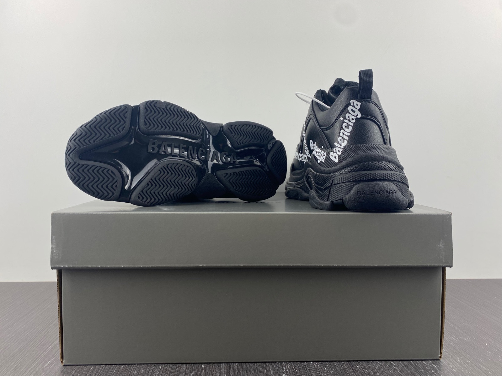 Ba*len*cia*ga triple s 524039 w2fn3 9025