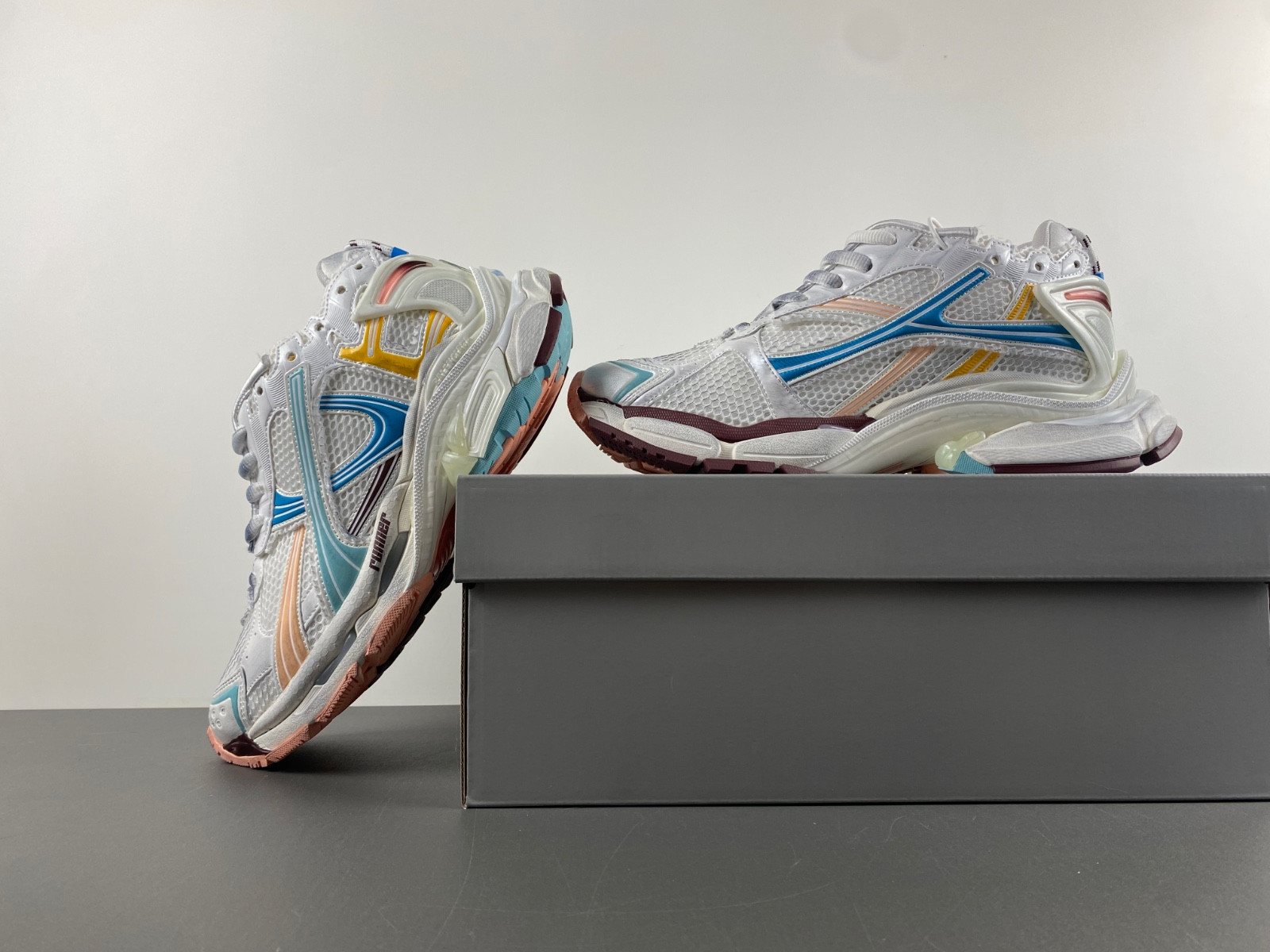 Ba*len*cia*ga runner 772774-w3rny-0326