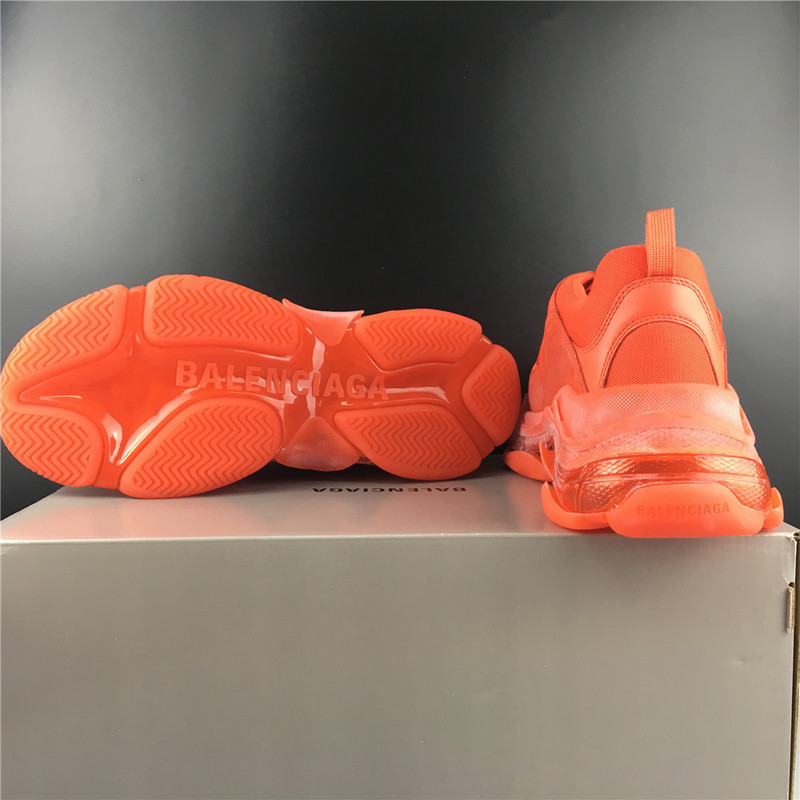 BLCG Triple S 541624-W09EO1-6500